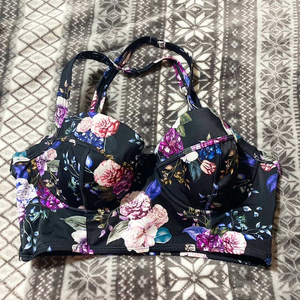 COPY - Torrid swim top lightly lined with underwire  00